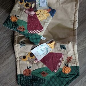 Fall  Table Runner and Potholder Set - Multicolor